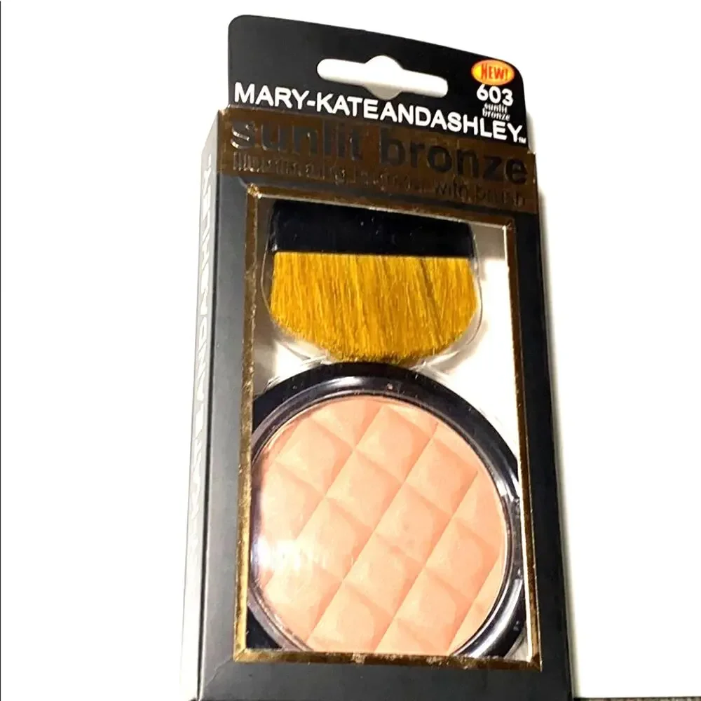 NEW Mary-Kate And Ashley Sunlit Bronze ILLUMINATING BRONZER Compact with Brush!